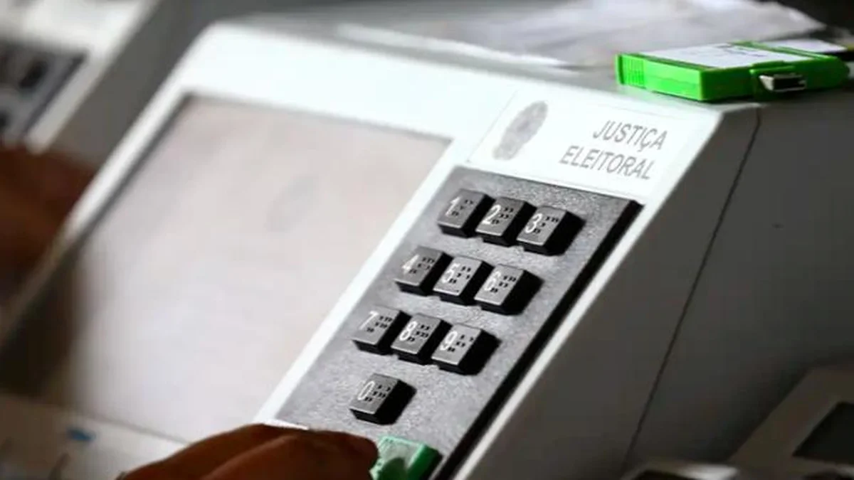 TRE-MG inicia projeto de formação de cidadania política para estudantes em Uberaba